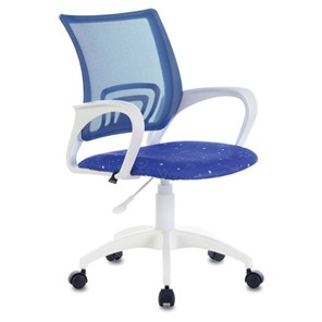 Офисное кресло Brabix Fly MG-396W (с подлокотниками, пластик белый, сетка, темно-синее с рисунком "Space") 532405 в Томске
